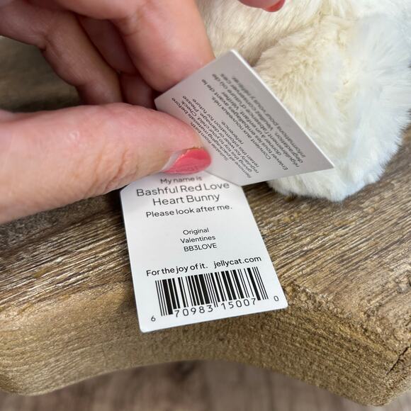 Jellycat Bashful Heart Love Bunny FAST SHIP NEW Jellycat Bunny Bunnies - Picture 6 of 6